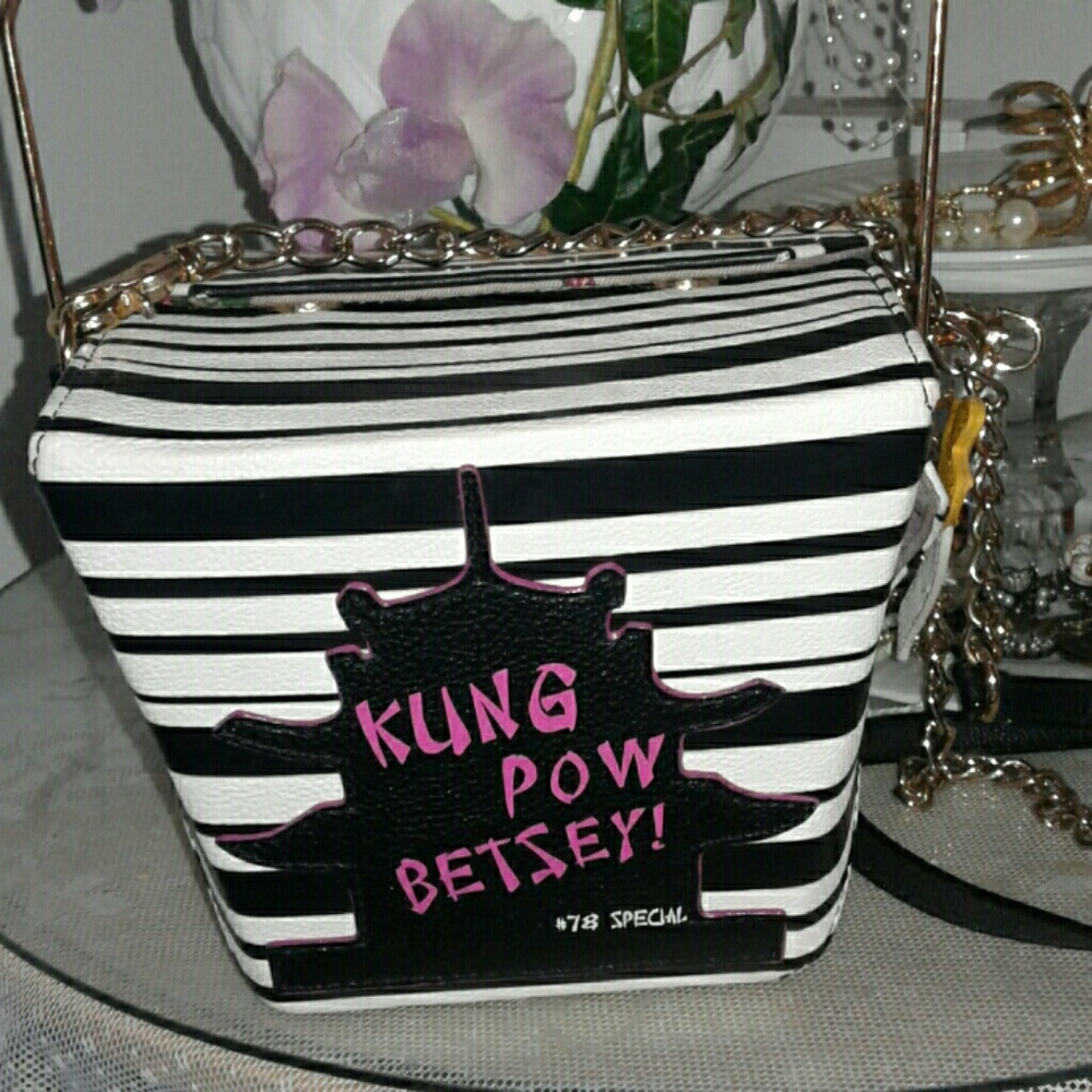 Betsey Johnson kitch small crossbody